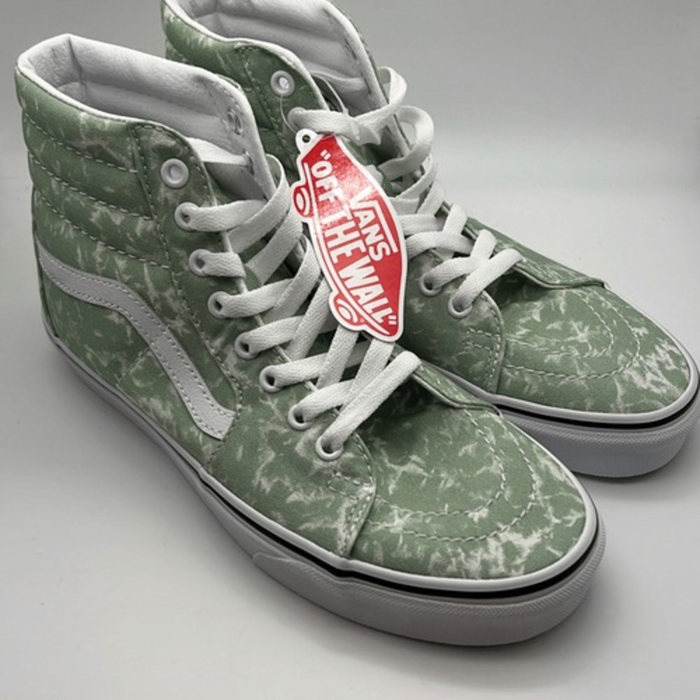 Vans Sk8-Hi Shoes-NWB- Men 7.5 / women 9‎